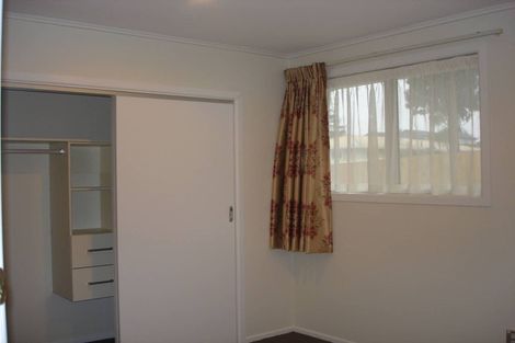 Photo of property in 18 Keats Place, Blockhouse Bay, Auckland, 0600
