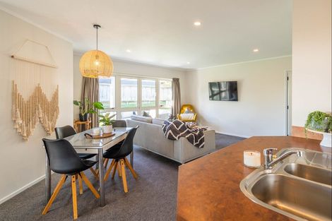 Photo of property in 137 Realm Drive, Paraparaumu, 5032