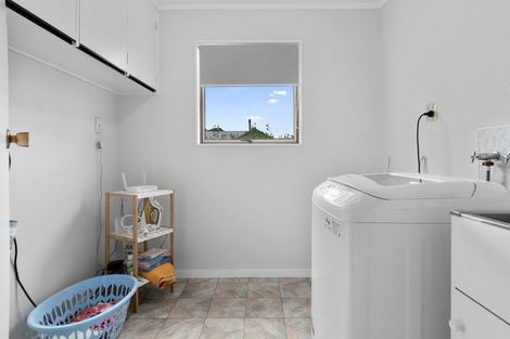 Photo of property in 17 Endeavour Avenue, Welcome Bay, Tauranga, 3112