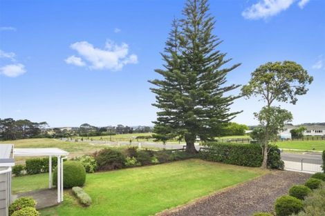 Photo of property in 32 Mclarin Road, Glenbrook, Waiuku, 2681