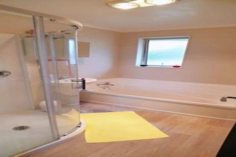 Photo of property in 148a Aviemore Drive, Highland Park, Auckland, 2010