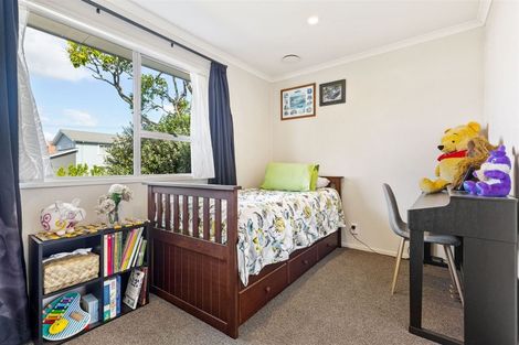 Photo of property in 2 Katrina Place, Massey, Auckland, 0614