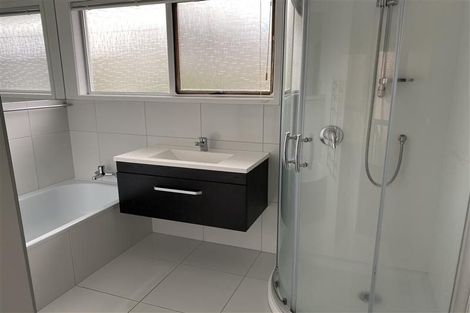 Photo of property in 2/50 Seaview Road, Castor Bay, Auckland, 0620