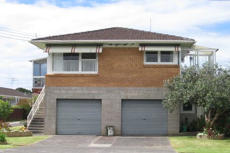 Photo of property in 4/769 Beach Road, Browns Bay, Auckland, 0630