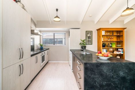 Photo of property in 11 Sunburst Court, Paraparaumu Beach, Paraparaumu, 5032