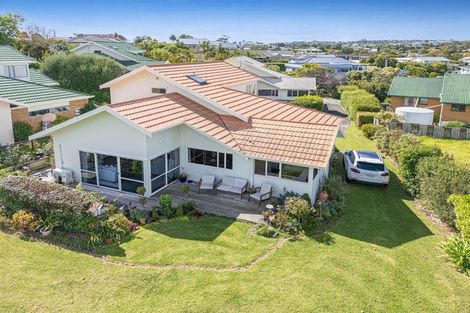 Photo of property in 896 Whangaparaoa Road, Manly, Whangaparaoa, 0930