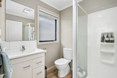 Photo of property in 16 Chestnut Close, Kelvin Grove, Palmerston North, 4414