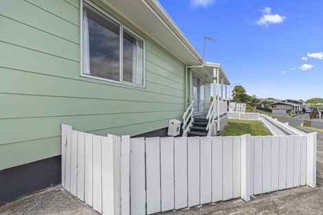 Photo of property in 1/25 Tahurangi Place, Spotswood, New Plymouth, 4310