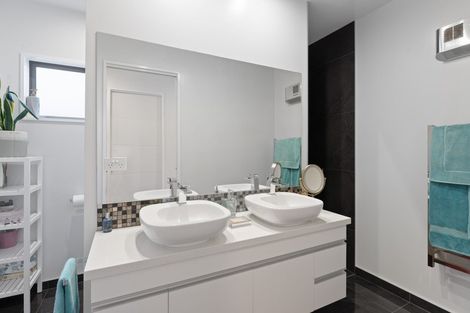 Photo of property in 2 Awarua Road, Pegasus, 7612