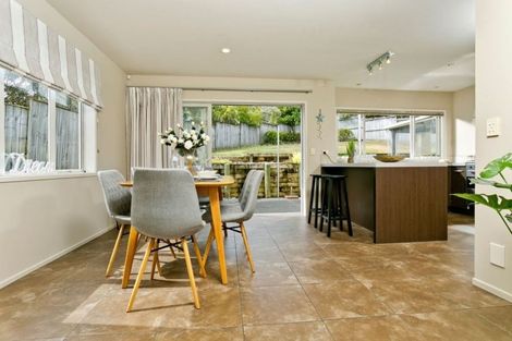 Photo of property in 51 Kittiwake Drive, Schnapper Rock, Auckland, 0632