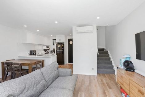 Photo of property in 5 Tokai Place, Glen Eden, Auckland, 0602