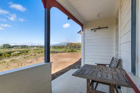 Photo of property in 1106 Egmont Road, Egmont Village, New Plymouth, 4372