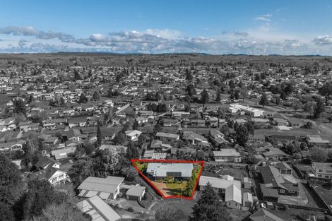 Photo of property in 8 Benmohr Place, Tokoroa, 3420