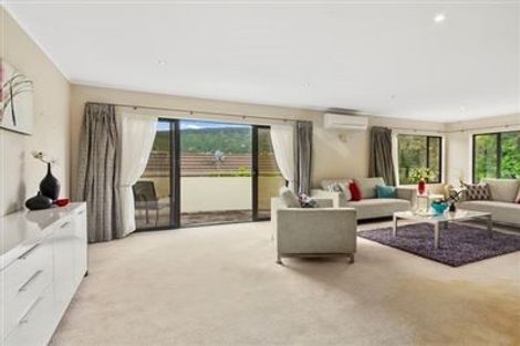 Photo of property in 2/14 Duncan Street, Tawa, Wellington, 5028