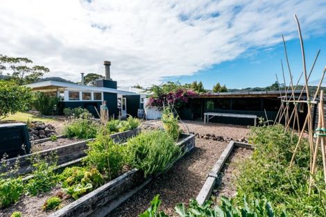 Photo of property in 68 Onetangi Road, Waiheke Island, 1971