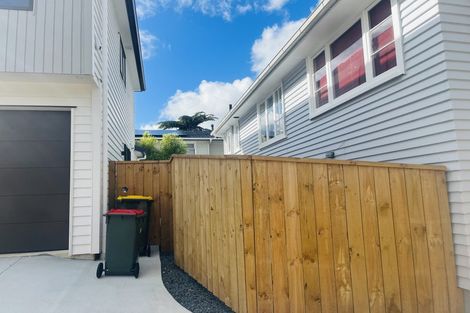 Photo of property in 7a Hinau Street, New Lynn, Auckland, 0600