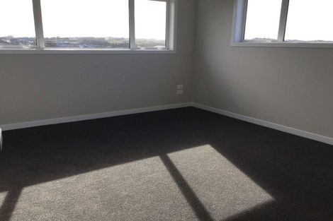 Photo of property in 18 Ridgeview Close, Red Beach, 0932