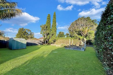 Photo of property in 12 Waterfront Road, Mangere Bridge, Auckland, 2022