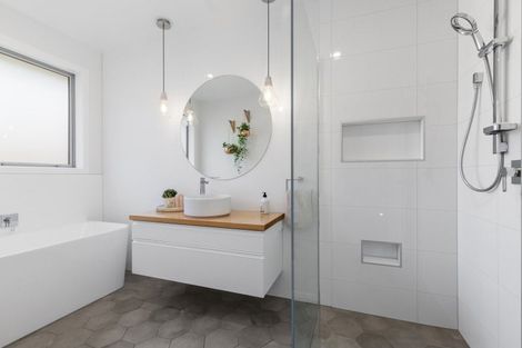 Photo of property in 8 Bernora Crescent, Bombay, 2675