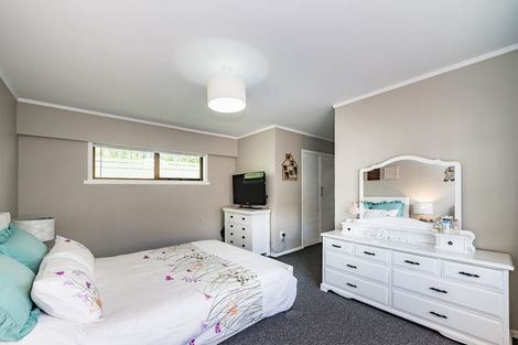 Photo of property in 42 Kaitawa Crescent, Paraparaumu, 5032