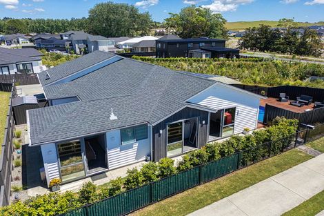 Photo of property in 87 Argent Lane, Wainui, 0932