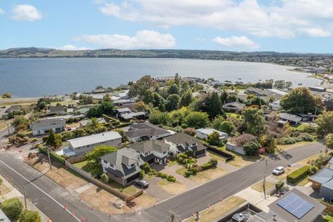 Photo of property in 2 Pipi Street, Two Mile Bay, Taupo, 3330