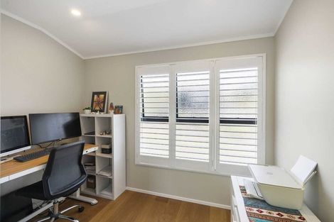 Photo of property in 2/22 Zion Road, Birkenhead, Auckland, 0626