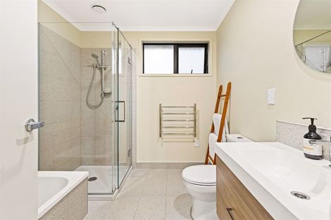 Photo of property in 73 Vinistra Road, Kumeu, 0810