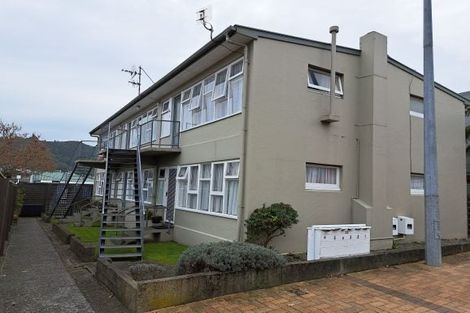Photo of property in 1/33 Queen Street, Upper Hutt Central, Upper Hutt, 5018