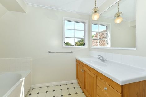 Photo of property in 11 Guinness Crescent, Ilam, Christchurch, 8041