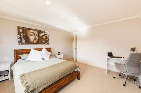 Photo of property in 34 Cyprus Place, Fitzherbert, Palmerston North, 4410