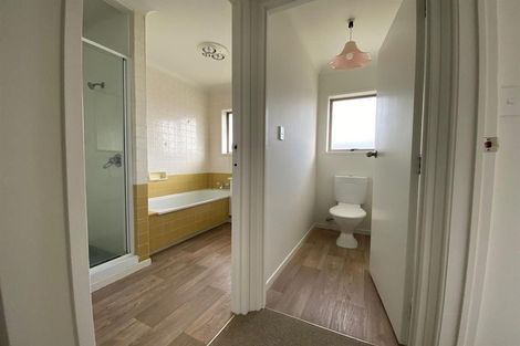 Photo of property in 1/44 Meadway, Sunnyhills, Auckland, 2010