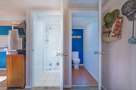 Photo of property in 56 Hahei Beach Road, Hahei, Whitianga, 3591