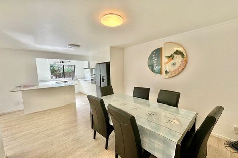 Photo of property in 2/16 Moxham Grove, Massey, Auckland, 0614