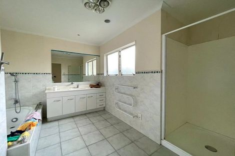 Photo of property in 28a Westerham Drive, Dannemora, Auckland, 2016