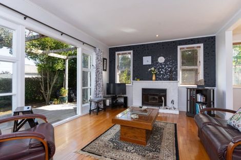 Photo of property in 70 Cologne Street, Martinborough, 5711