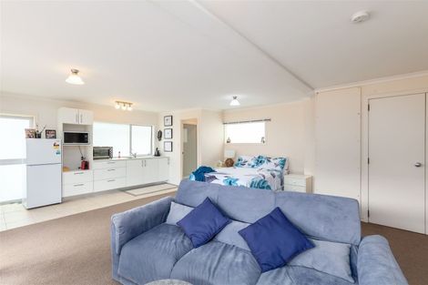 Photo of property in 57 Fairmount Road, Titirangi, Auckland, 0604