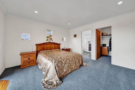 Photo of property in 10 Old Devon Road, Sentry Hill, New Plymouth, 4373