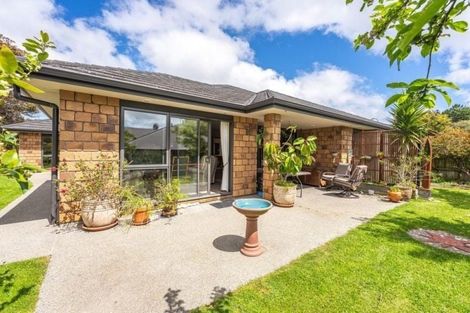 Photo of property in 15 Fairway Oaks Drive, Waikanae Beach, Waikanae, 5036