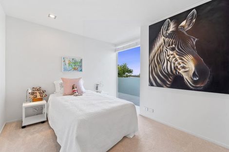 Photo of property in 10a Eastcliffe Road, Castor Bay, Auckland, 0620