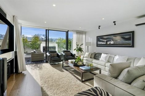 Photo of property in 54 Gracefield Avenue, Christchurch Central, Christchurch, 8013