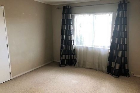 Photo of property in 2/421 Mount Albert Road, Mount Roskill, Auckland, 1041