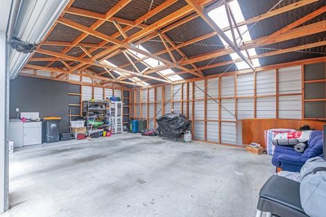 Photo of property in 11 Shamrock Street, Takaro, Palmerston North, 4412