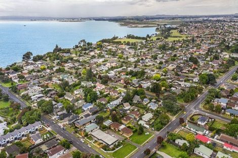 Photo of property in 2/1 Roys Road, Weymouth, Auckland, 2103