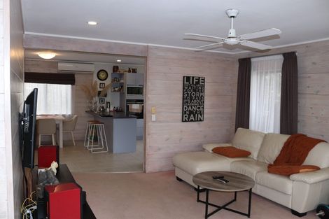 Photo of property in 49 Milan Drive, Glen Eden, Auckland, 0602