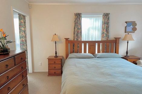 Photo of property in 31 Beechdale Crescent, Pakuranga Heights, Auckland, 2010