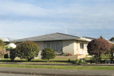 Photo of property in 2/705 Ellison Road, Parkvale, Hastings, 4122