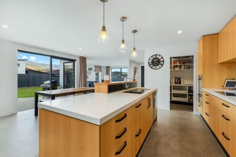 Photo of property in 7 Magnetic Place, Cromwell, 9310