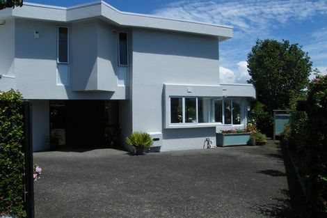 Photo of property in 2/7 Otakau Road, Milford, Auckland, 0620