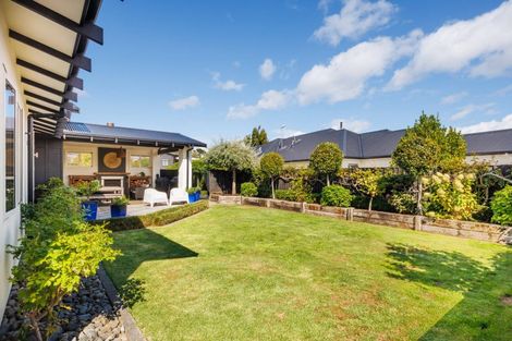 Photo of property in 5 Fairway Grove, Hokowhitu, Palmerston North, 4410